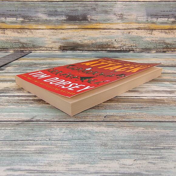 When Elves Attack: A Joyous Christmas‎ Greeting from the Criminal Nutbars VG - Picture 8 of 12